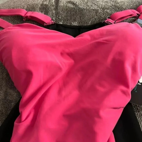 Aquagreen One Piece NWT Swimsuit Size Small - Picture 4 of 6